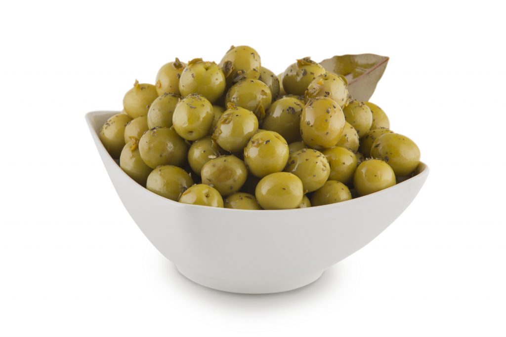 Plato de aceituna aliñada estilo campesino